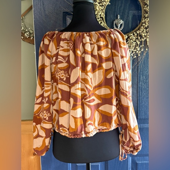 Gilli Brown and Cream Floral Blouse Size Small - Picture 4 of 10